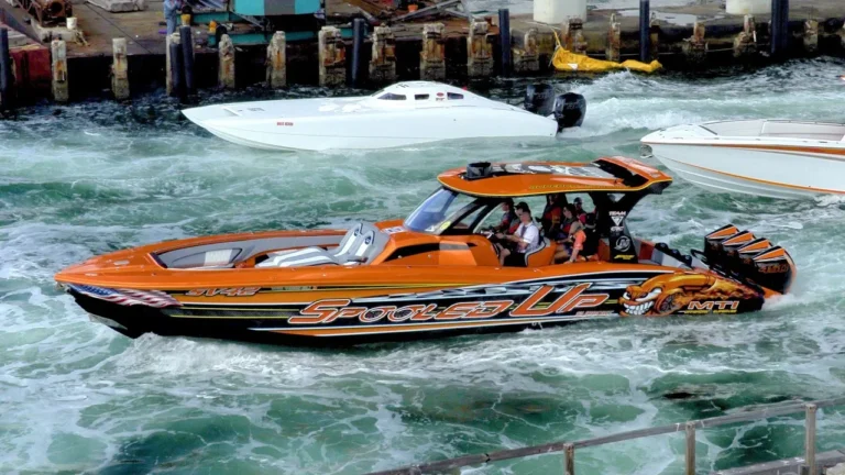 Read more about the article Powerboat Madness!