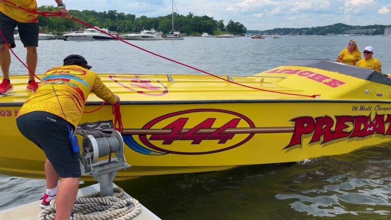 Read more about the article ICONIC Apache Predator Race Boat SHREDS!!!