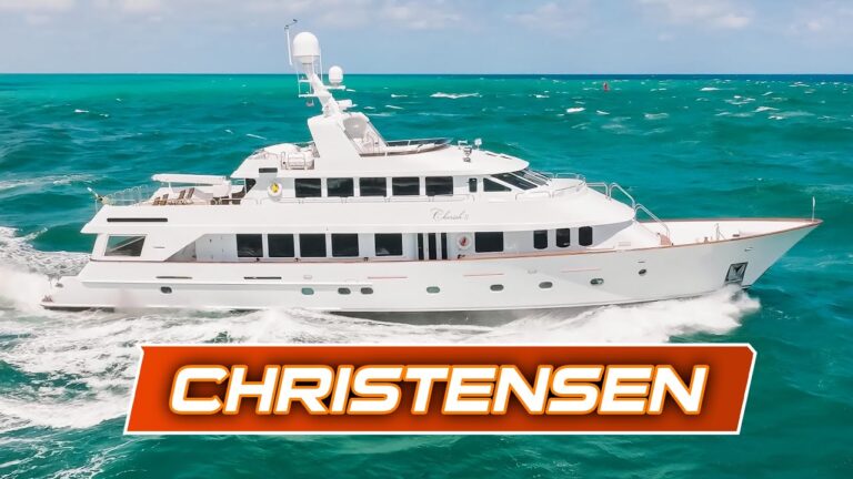 Read more about the article Huge Christenson Tri-Deck SuperYacht Crushing Waves