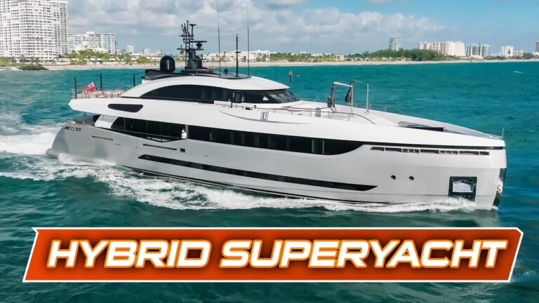 Read more about the article Modern Styled Hybrid Superyacht / Columbus 40S at Fort Lauderdale